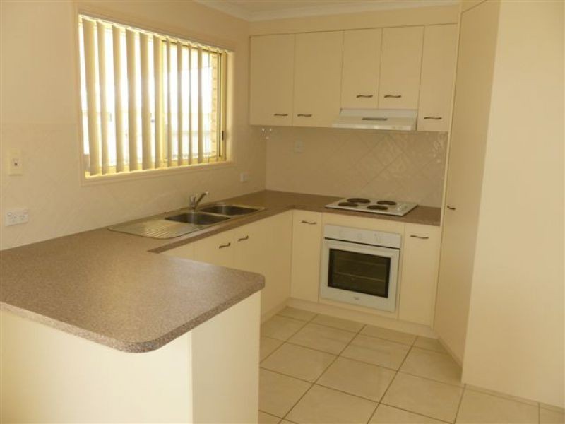 4 Manfred Way, Point Vernon QLD 4655