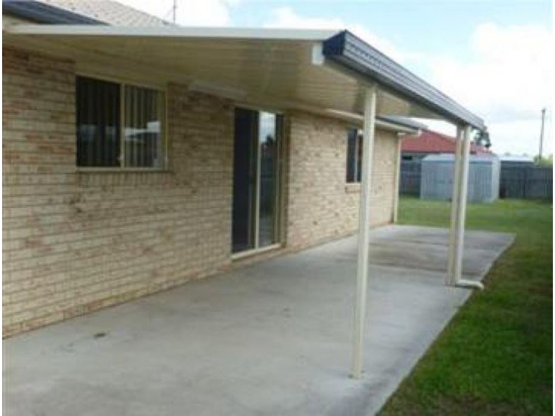 4 Manfred Way, Point Vernon QLD 4655