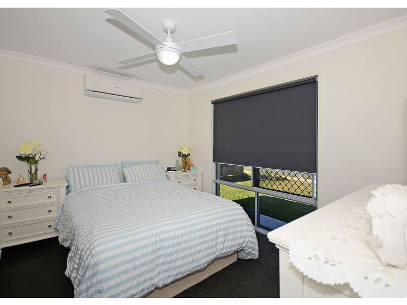 32 Ronaldo Way, Urangan QLD 4655