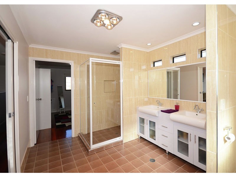 40 Helsham Street, Point Vernon QLD 4655