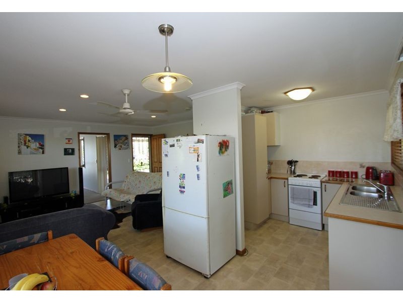127 Robert Street, Torquay QLD 4655