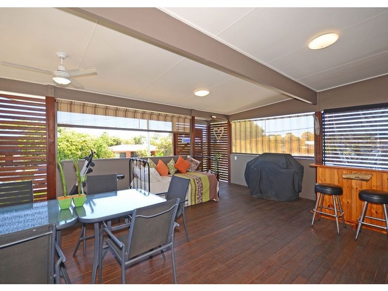 14 Prince Street, Urangan QLD 4655