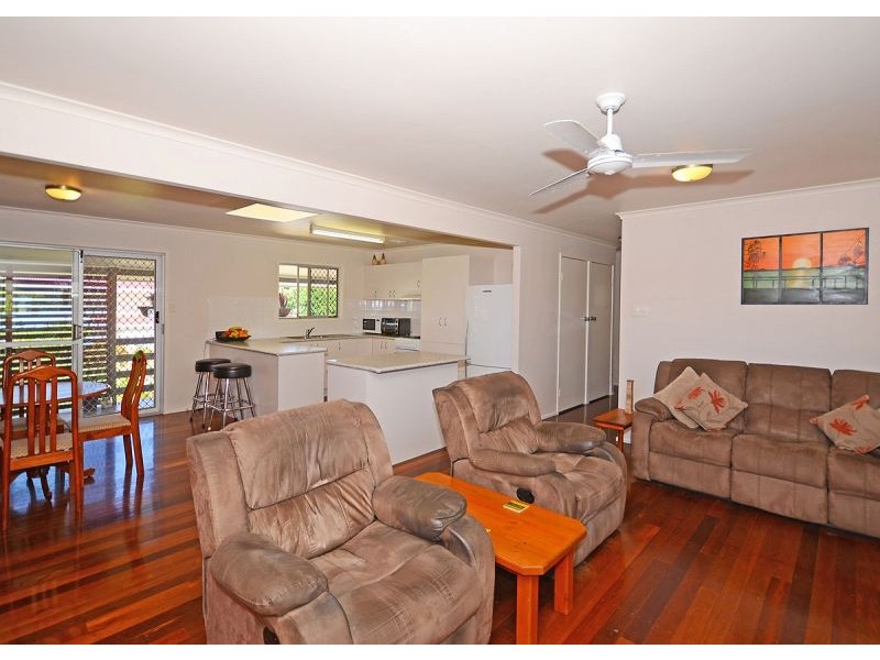 14 Prince Street, Urangan QLD 4655