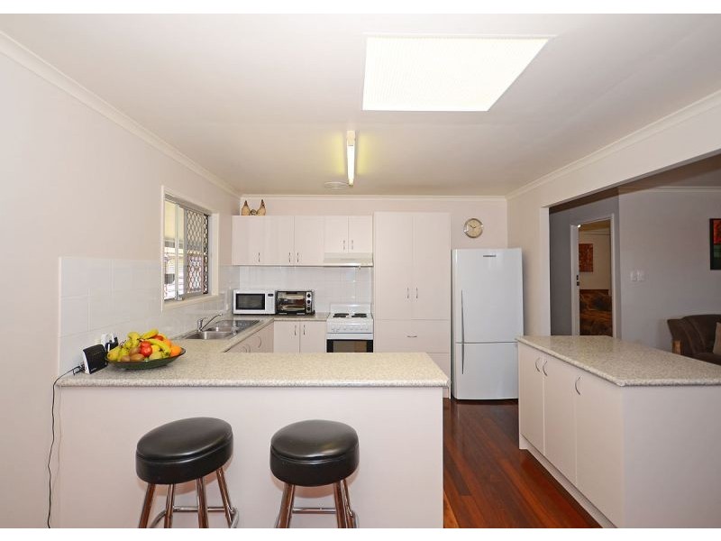 14 Prince Street, Urangan QLD 4655