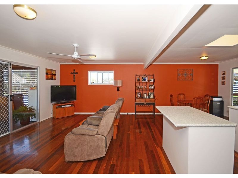 14 Prince Street, Urangan QLD 4655