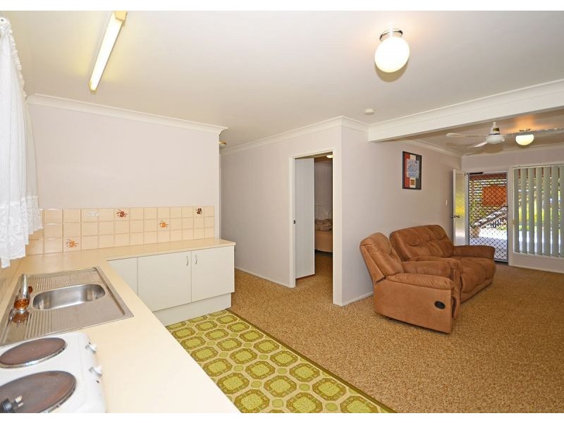 14 Prince Street, Urangan QLD 4655