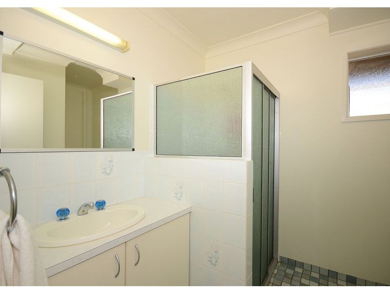 14 Prince Street, Urangan QLD 4655