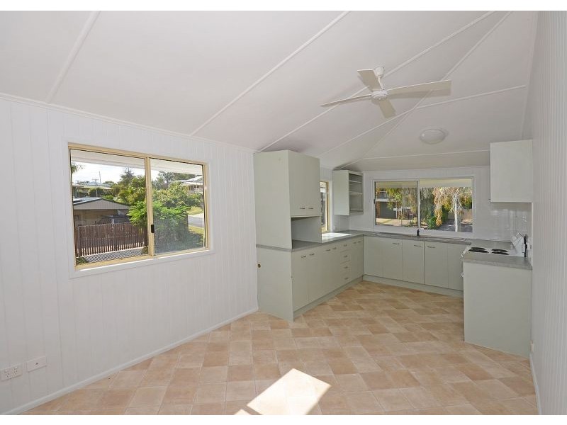 7 Lincolnfield Street, Torquay QLD 4655