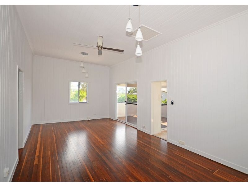 7 Lincolnfield Street, Torquay QLD 4655