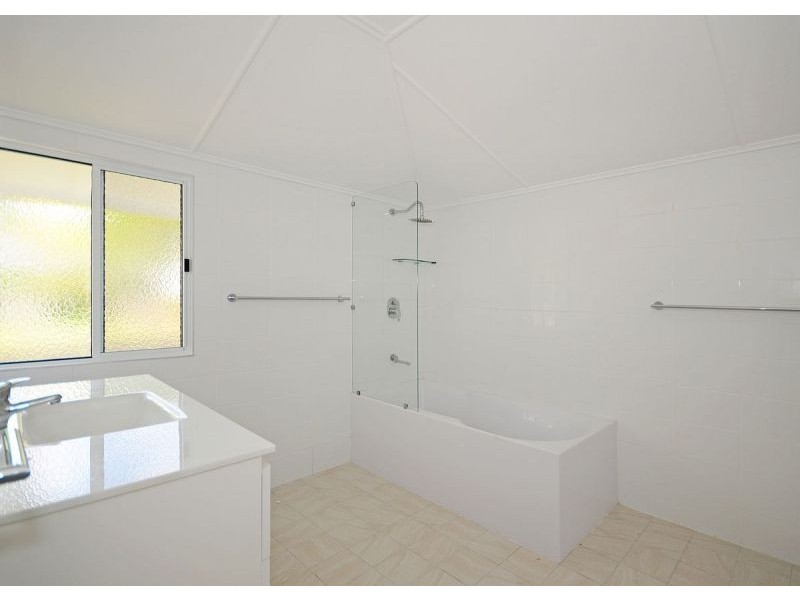 7 Lincolnfield Street, Torquay QLD 4655