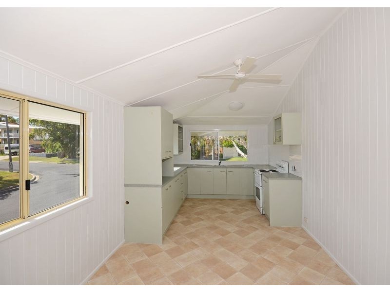 7 Lincolnfield Street, Torquay QLD 4655