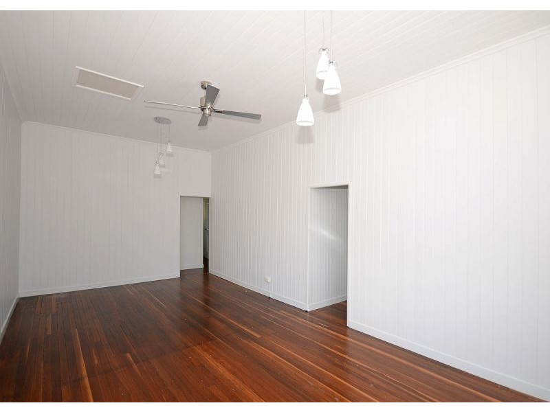 7 Lincolnfield Street, Torquay QLD 4655