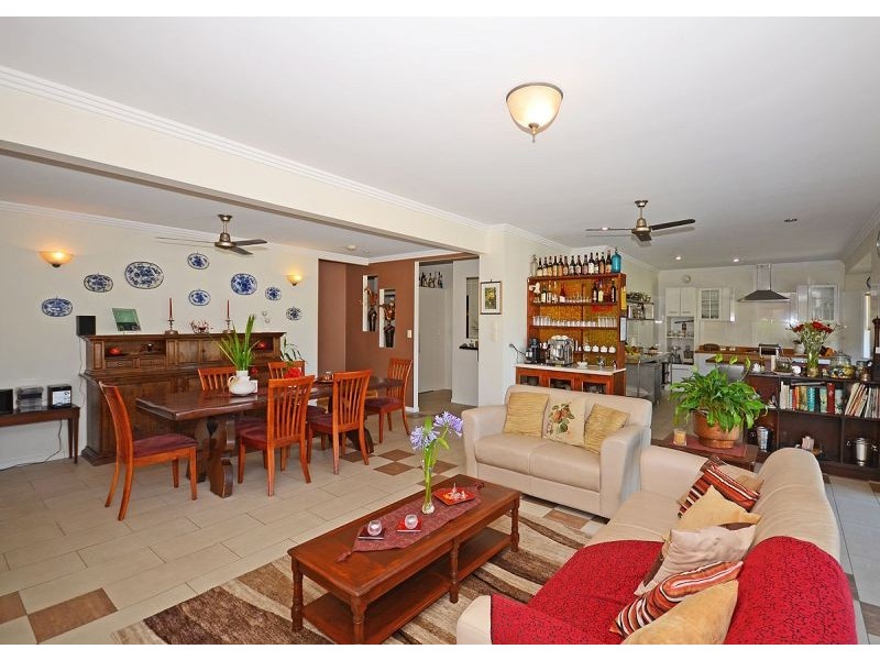 15 Banksia Street, Point Vernon QLD 4655