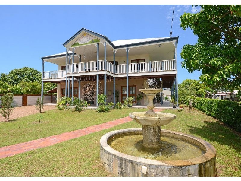 15 Banksia Street, Point Vernon QLD 4655