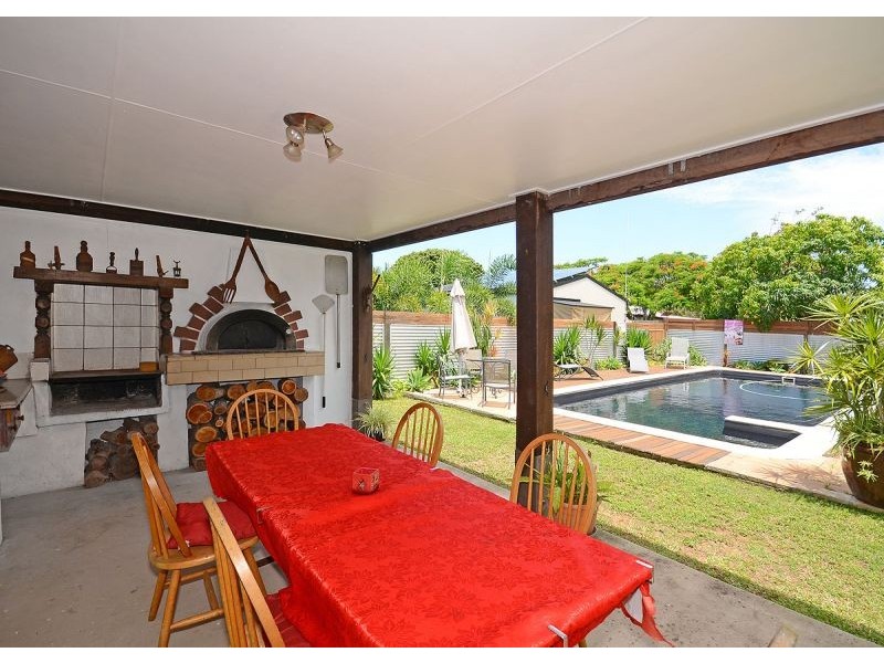 15 Banksia Street, Point Vernon QLD 4655