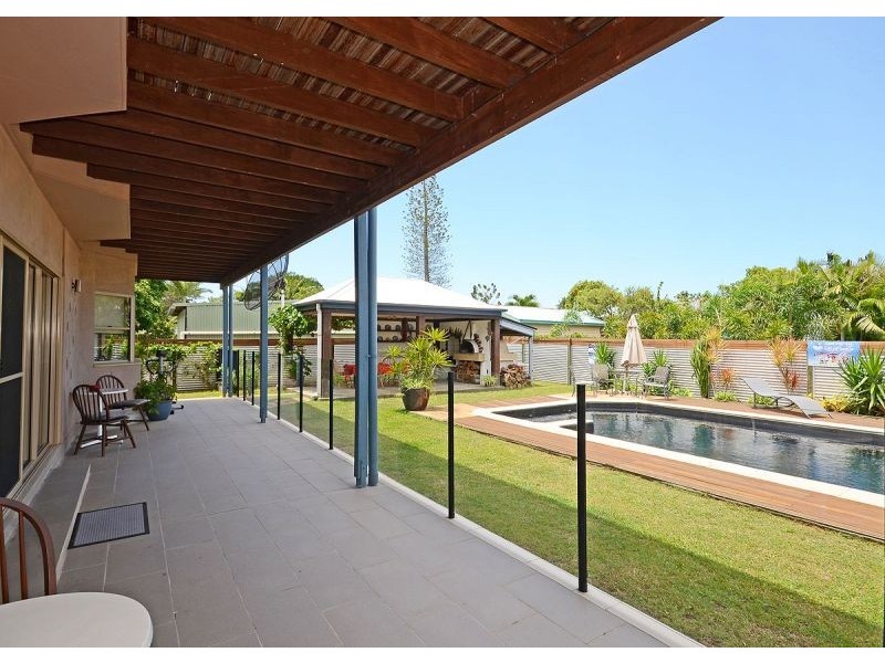 15 Banksia Street, Point Vernon QLD 4655