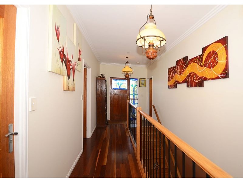 15 Banksia Street, Point Vernon QLD 4655