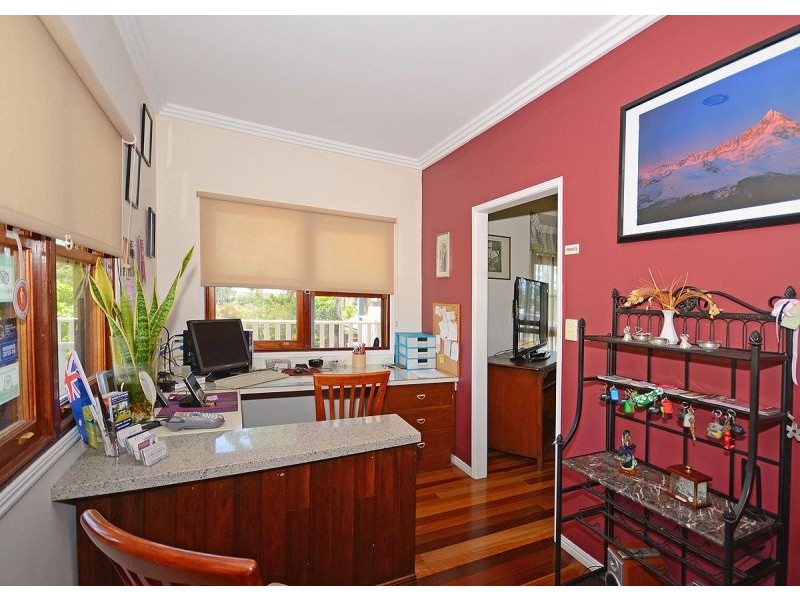 15 Banksia Street, Point Vernon QLD 4655