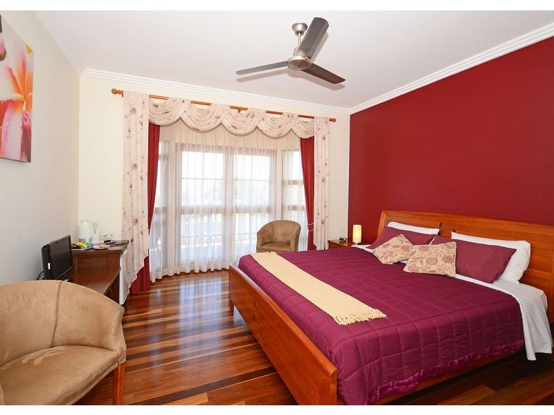 15 Banksia Street, Point Vernon QLD 4655