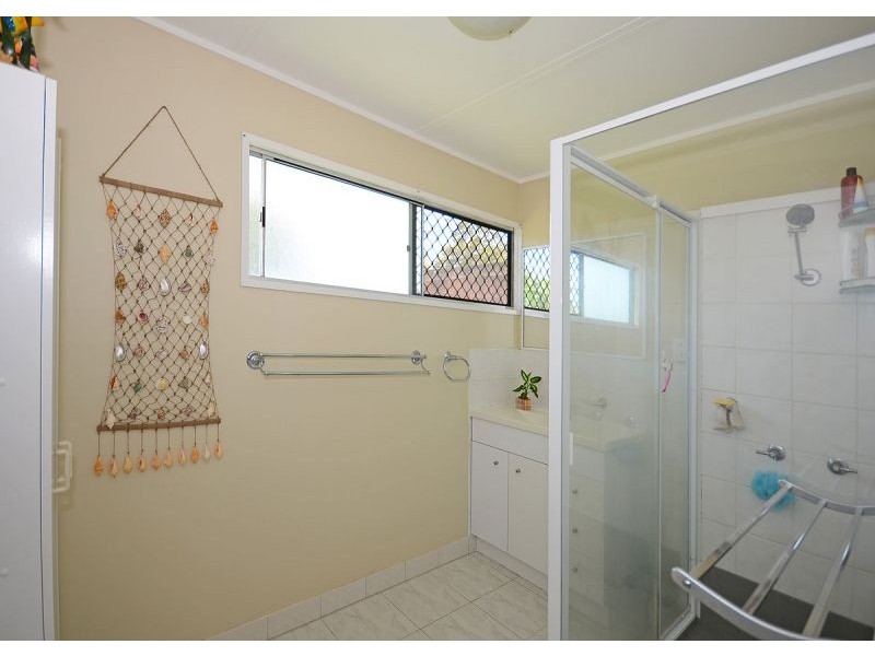 21 Paradise Street, Point Vernon QLD 4655