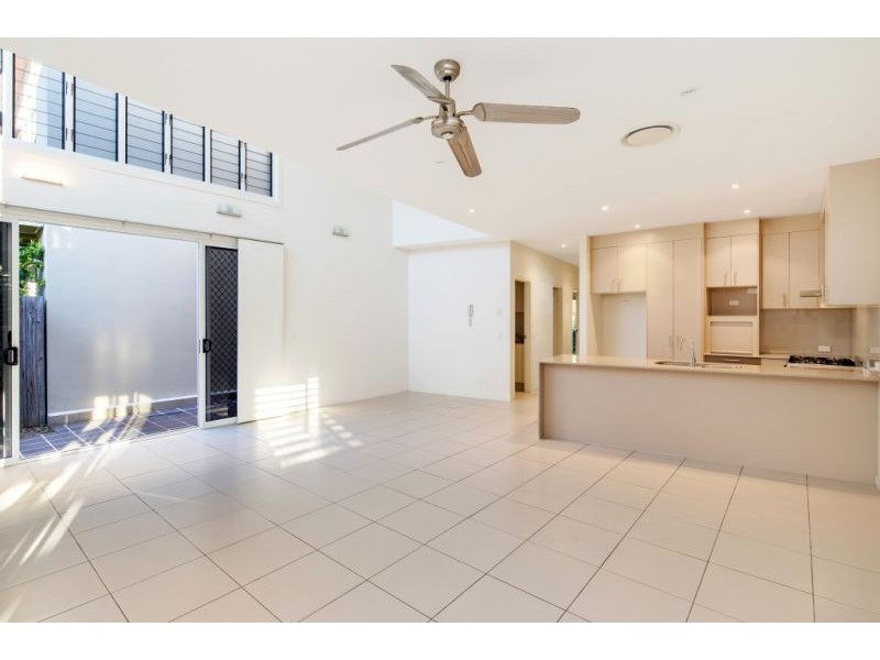 Unit 1/8 ‘Trade Winds’ Hervey Street, Scarness QLD 4655