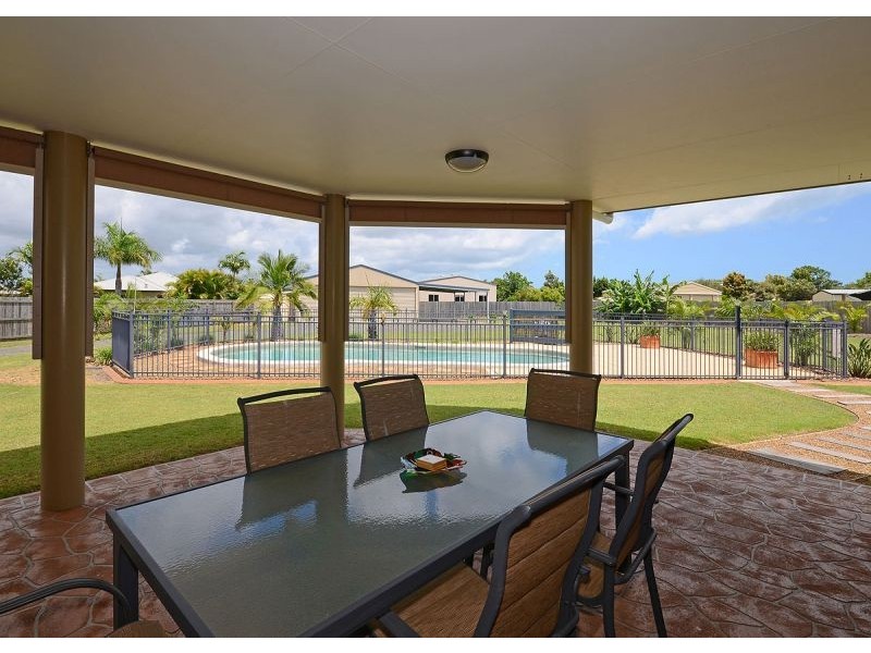 33 Sandalwood Drive, Wondunna QLD 4655