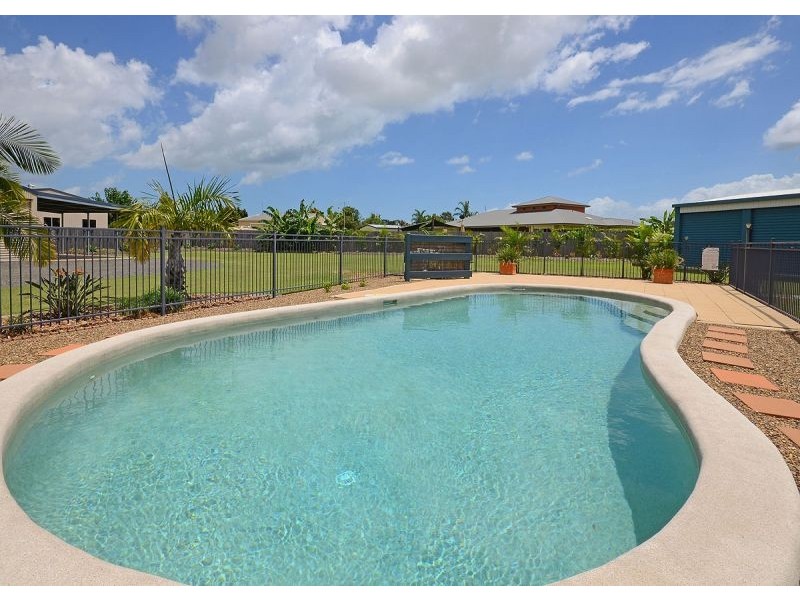 33 Sandalwood Drive, Wondunna QLD 4655