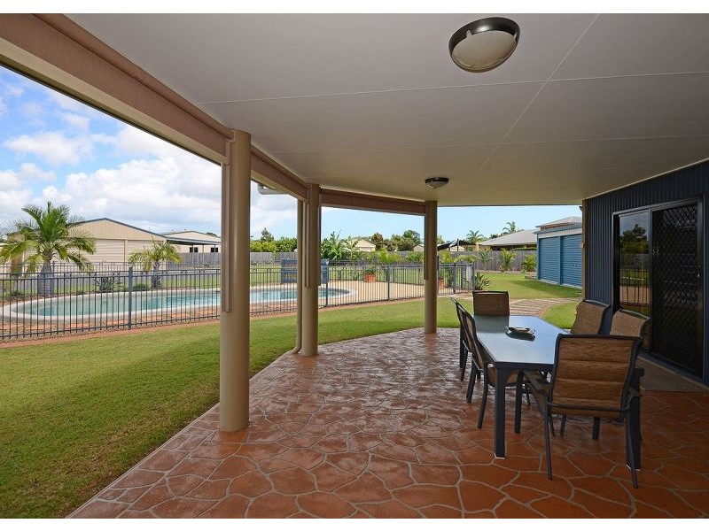 33 Sandalwood Drive, Wondunna QLD 4655