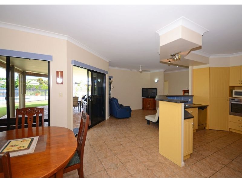 33 Sandalwood Drive, Wondunna QLD 4655