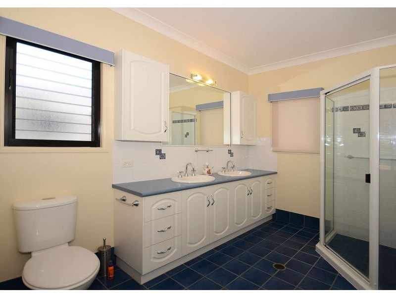 33 Sandalwood Drive, Wondunna QLD 4655