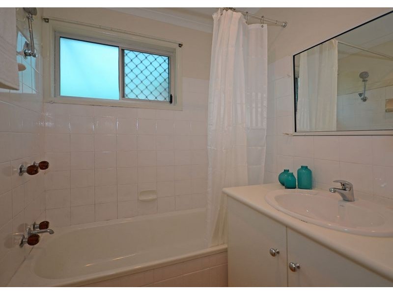 1/786 Boat Harbour Drive, Urangan QLD 4655