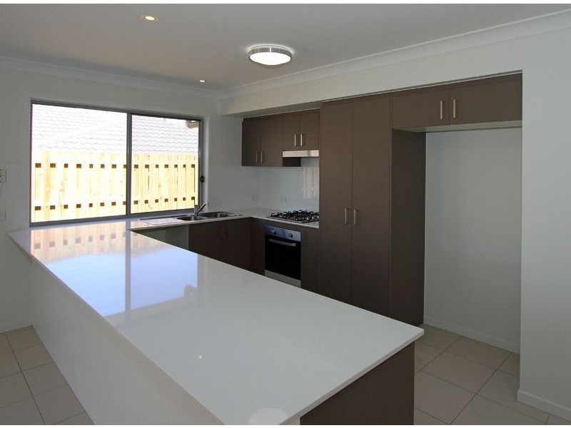 2 Dawes Crescent, Urraween QLD 4655