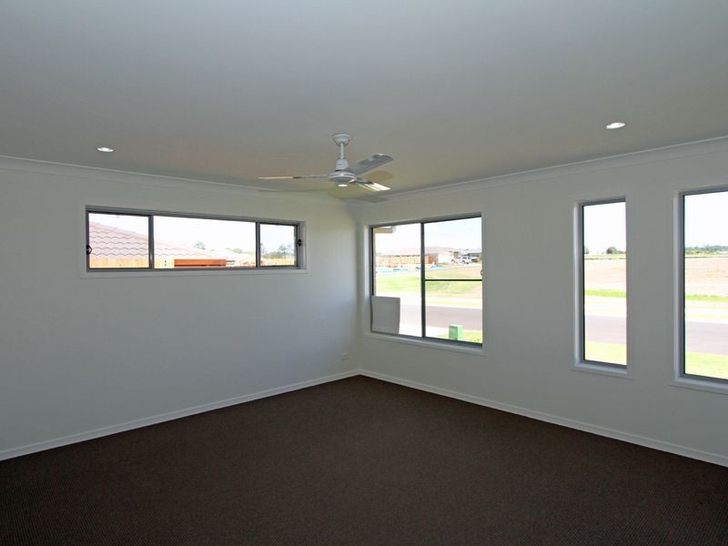 2 Dawes Crescent, Urraween QLD 4655
