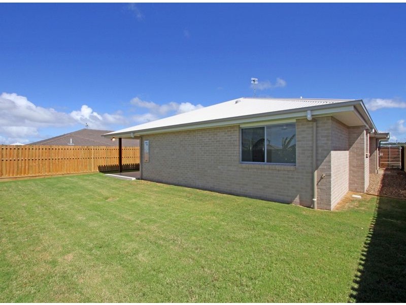 2 Dawes Crescent, Urraween QLD 4655
