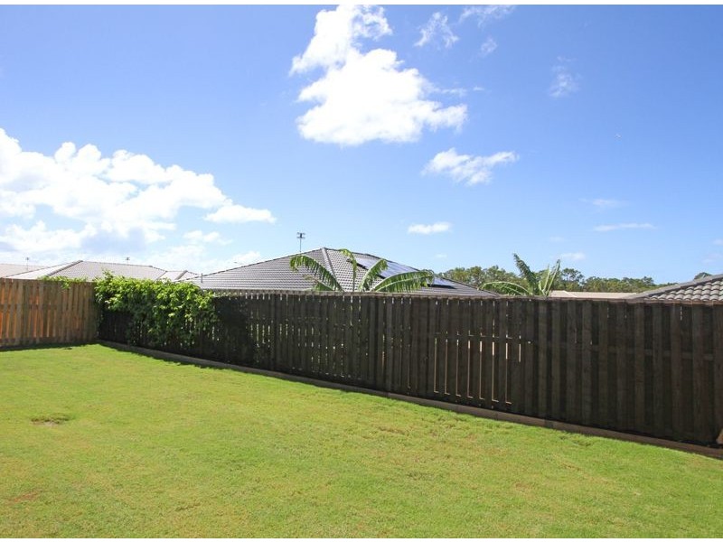 2 Dawes Crescent, Urraween QLD 4655