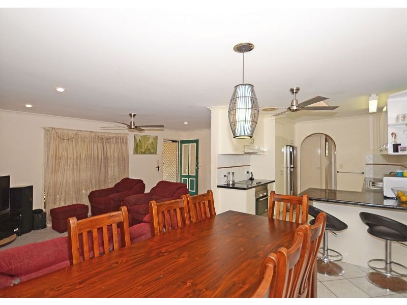 8 Archer Drive, Point Vernon QLD 4655