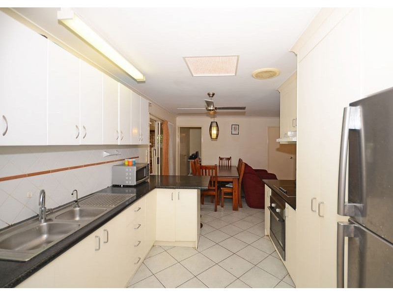 8 Archer Drive, Point Vernon QLD 4655