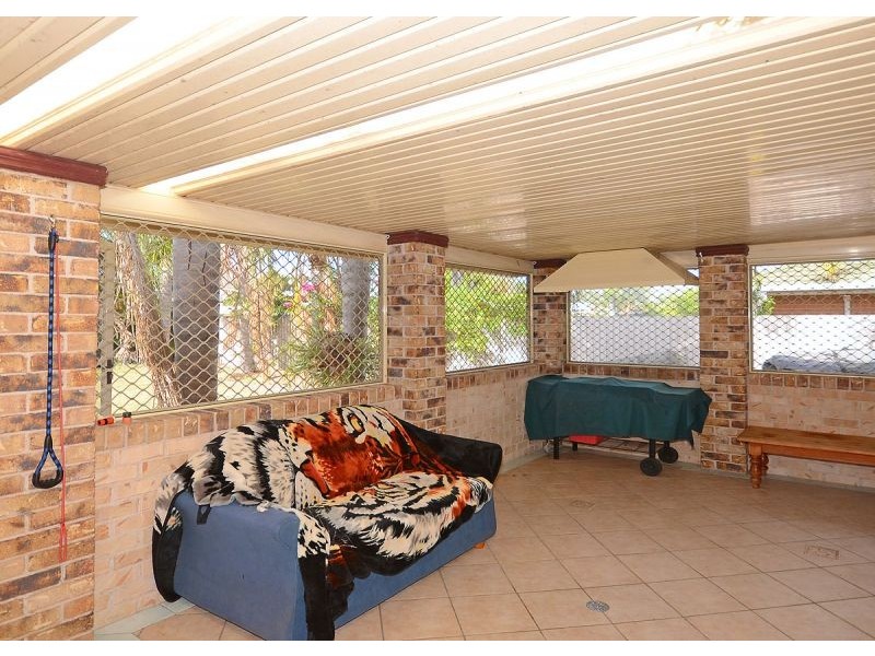 8 Archer Drive, Point Vernon QLD 4655