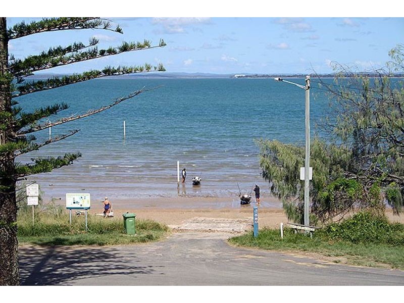 8 Archer Drive, Point Vernon QLD 4655