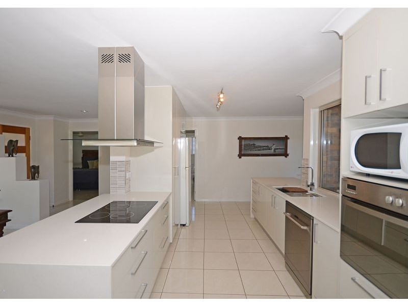 9 Karina Court, Urangan QLD 4655