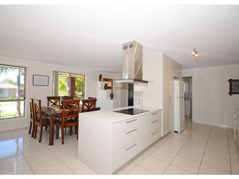 9 Karina Court, Urangan QLD 4655