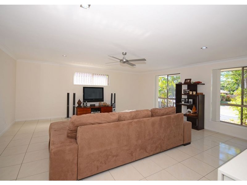 9 Karina Court, Urangan QLD 4655