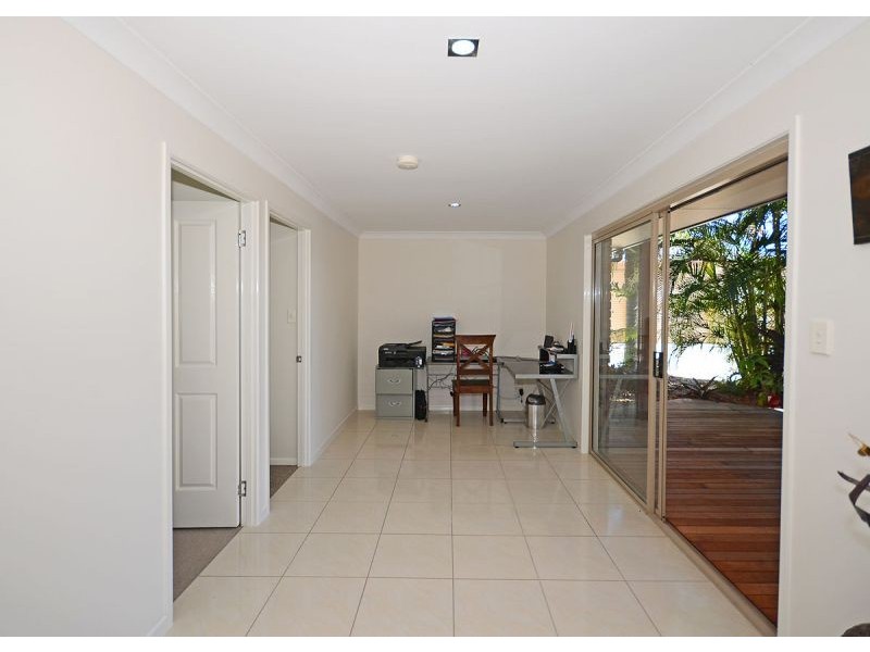 9 Karina Court, Urangan QLD 4655