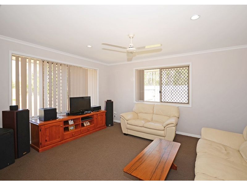 17 Alison Drive, Torquay QLD 4655