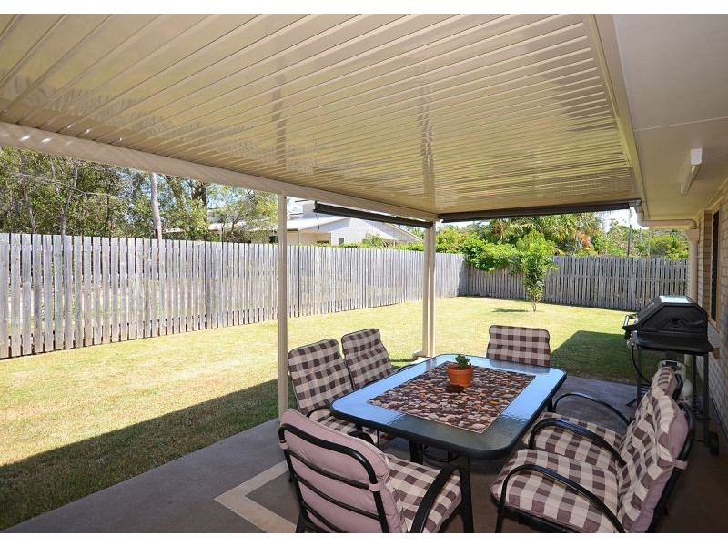 17 Alison Drive, Torquay QLD 4655