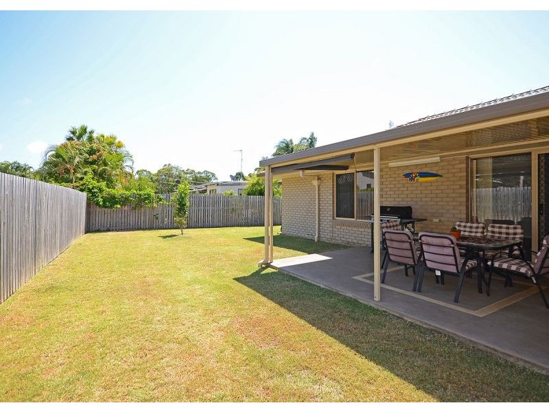 17 Alison Drive, Torquay QLD 4655