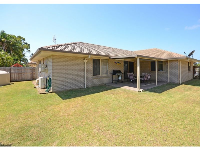 17 Alison Drive, Torquay QLD 4655