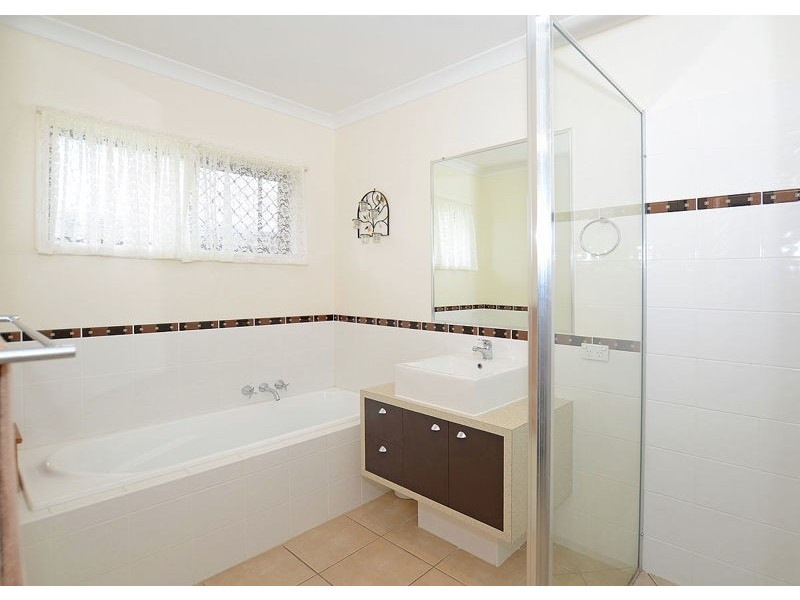15 Colyton Street, Torquay QLD 4655