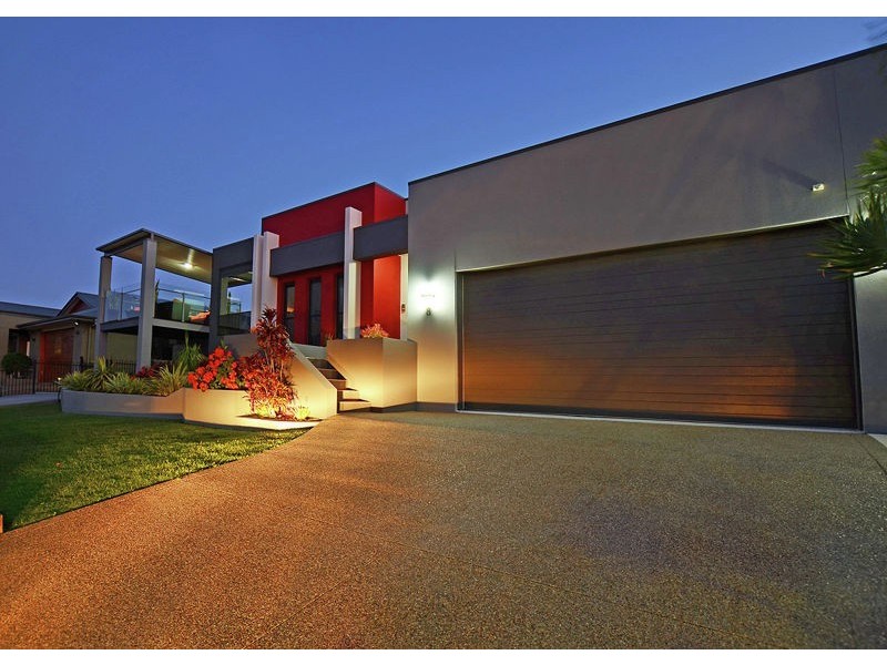 8 Pohlman Court, Scarness QLD 4655