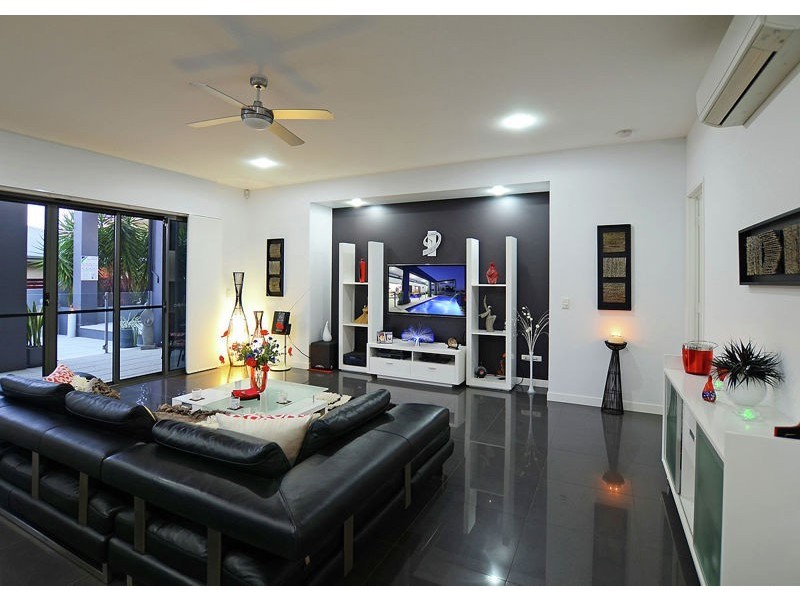 8 Pohlman Court, Scarness QLD 4655